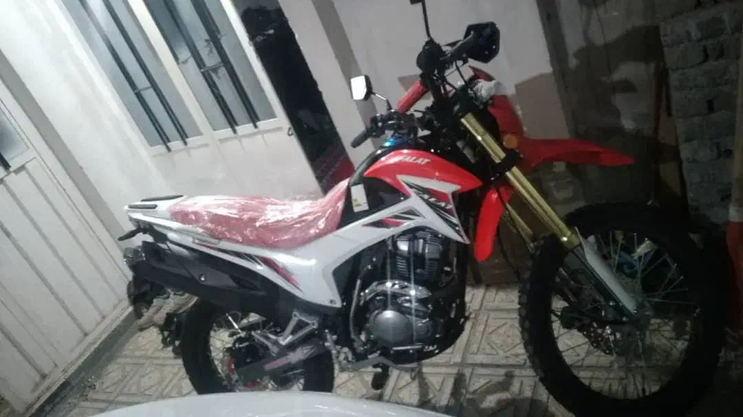 فلات ۲۰۰ صفر کیلومتر|موتورسیکلت|ارومیه, |دیوار