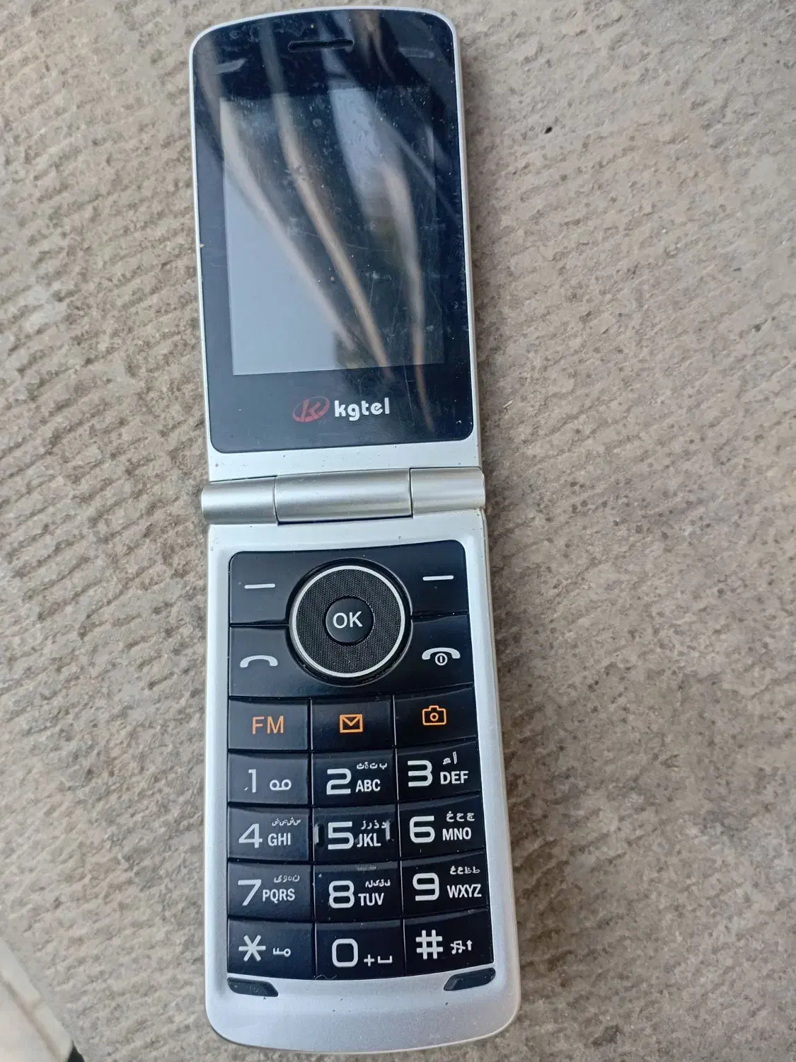 گوشی تاشو kgtel درجه ۱ با کارکرد کم|موبایل|اصفهان, ملکشهر|دیوار