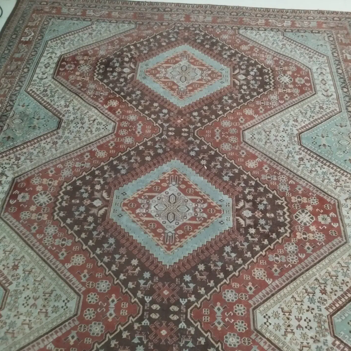 فرش|فرش|کرج, اصفهانی‌ها|دیوار