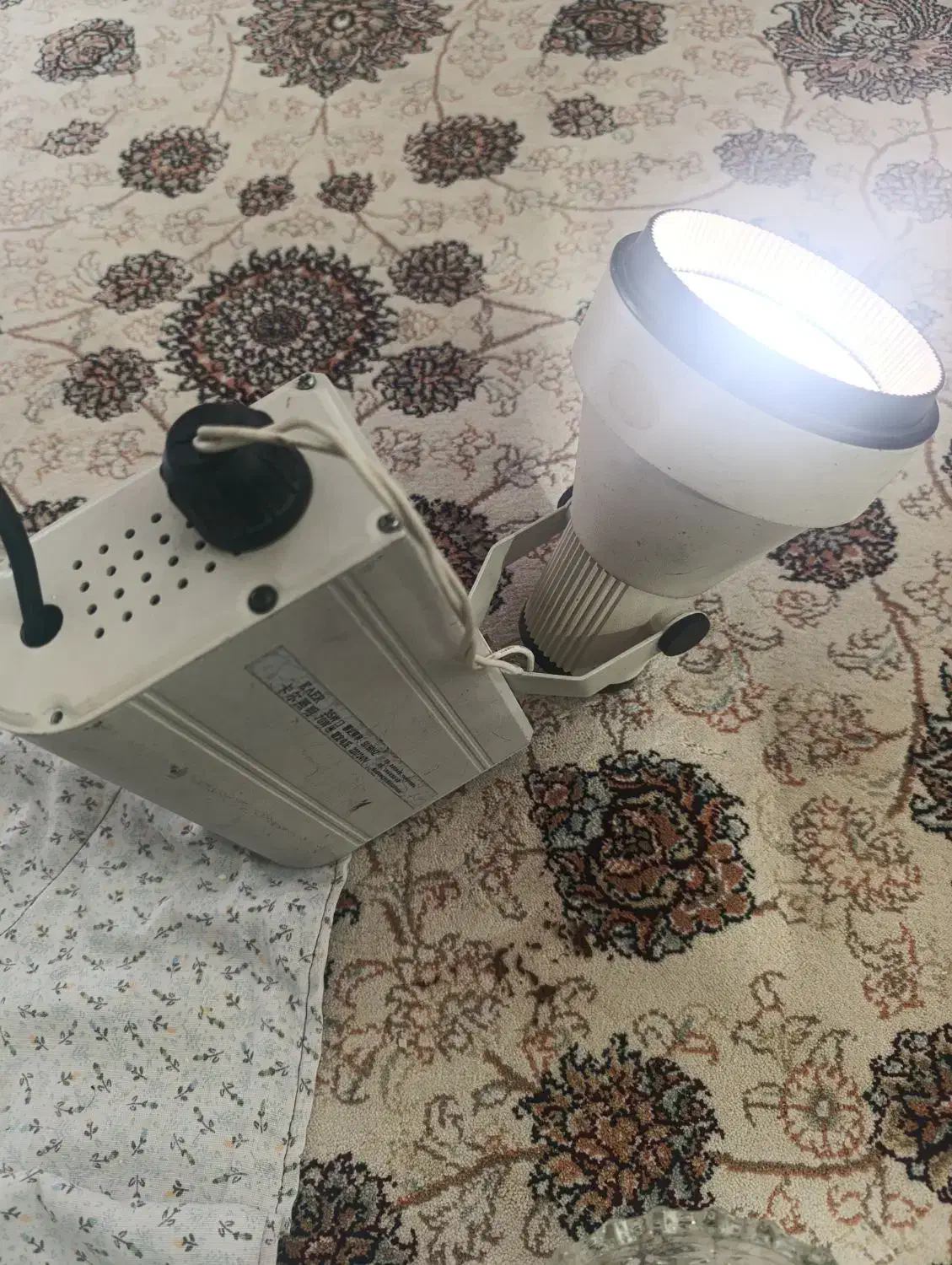 پروژکتور متال سالم با نور بسیار قوی|لامپ و چراغ|فردیس, شهرک ارم|دیوار