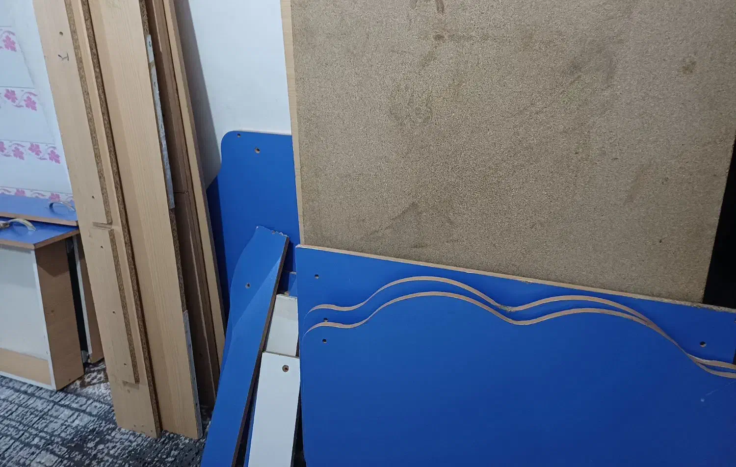 تخت یکنفره|تخت و سرویس خواب|فشاپویه, |دیوار