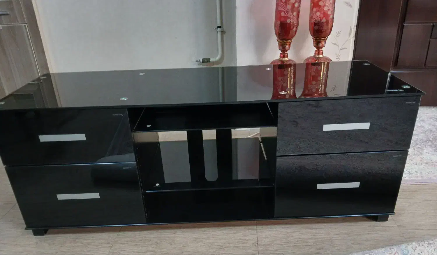 میز تلویزیون کاملا سالم در حد نو ۱۵۰۰ تومان|میز تلویزیون|ابهر, |دیوار