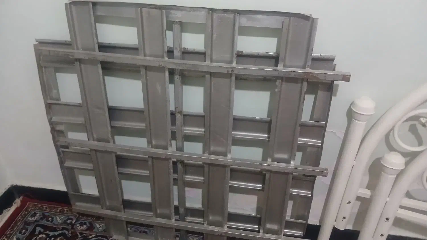 تخت یک نفره فلزی|تخت و سرویس خواب|کرمانشاه, |دیوار