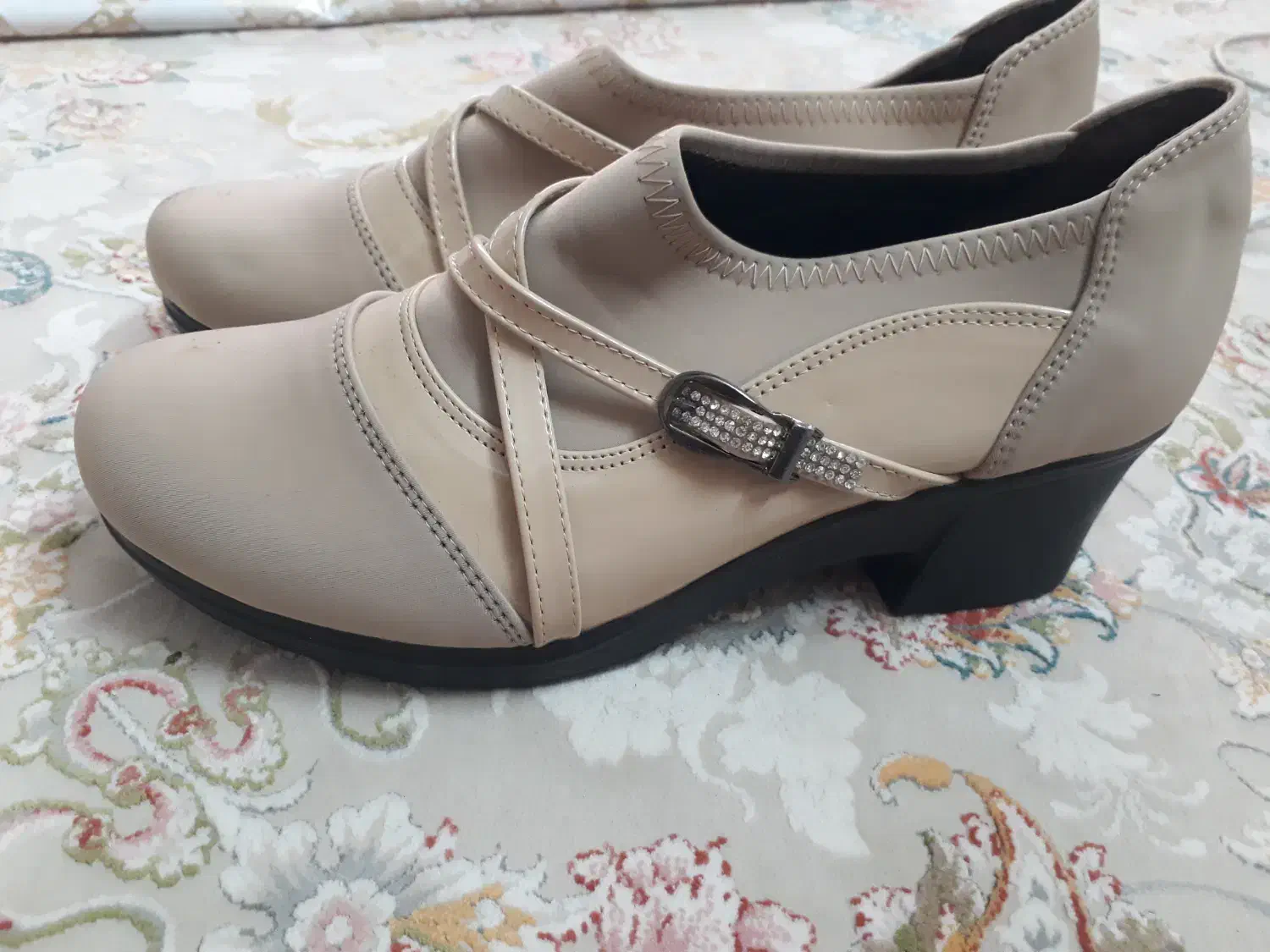 کفش زنانه واقعی سایز ۴۱|کیف، کفش، کمربند|قم, شهدا|دیوار