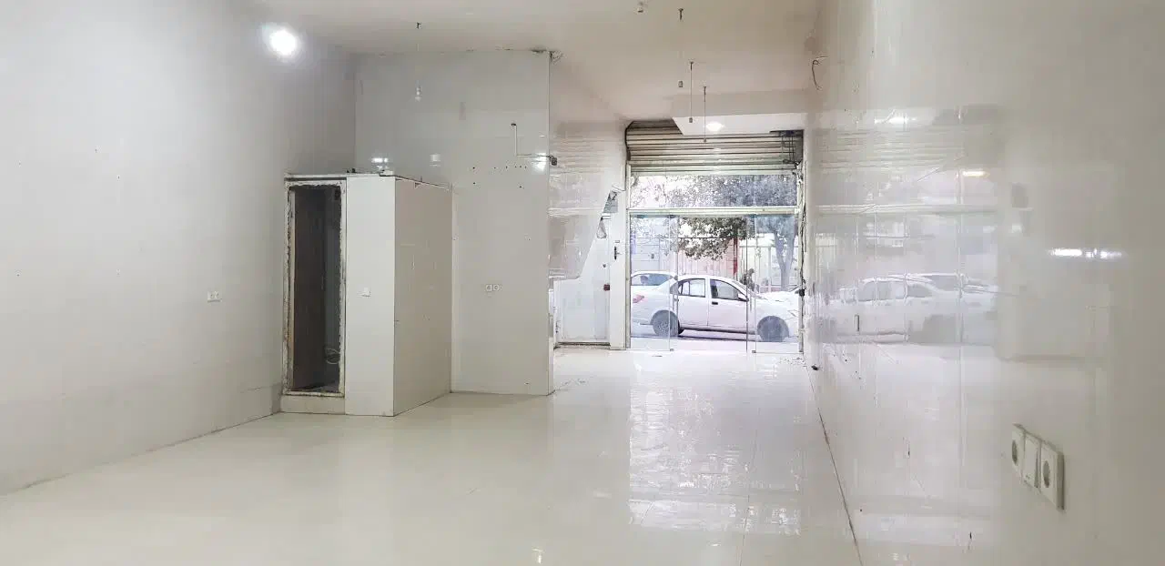 ۱۰۰ متر مغازه/ بلوار ولایت/ دره گرم بر خیابان|اجارهٔ مغازه و غرفه|خرم‌آباد, |دیوار