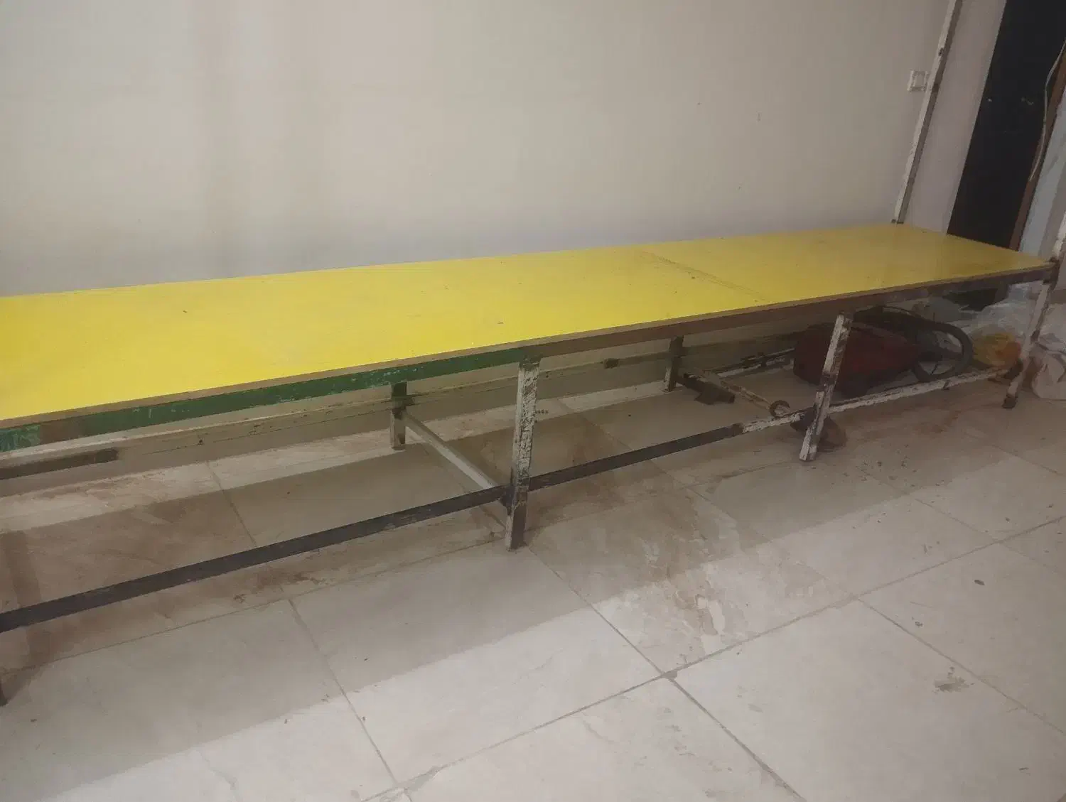 میز آهنی|صندلی و نیمکت|سبزوار, خسروجرد|دیوار