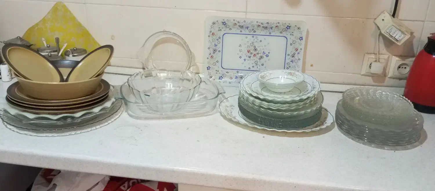 ظرف پیرکس و لیوان و دیس و قاب|ظروف سرو و پذیرایی|کرمان, |دیوار