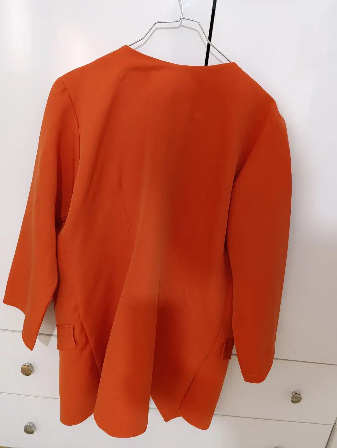 کت نارنجی|لباس|خرمآباد, |دیوار