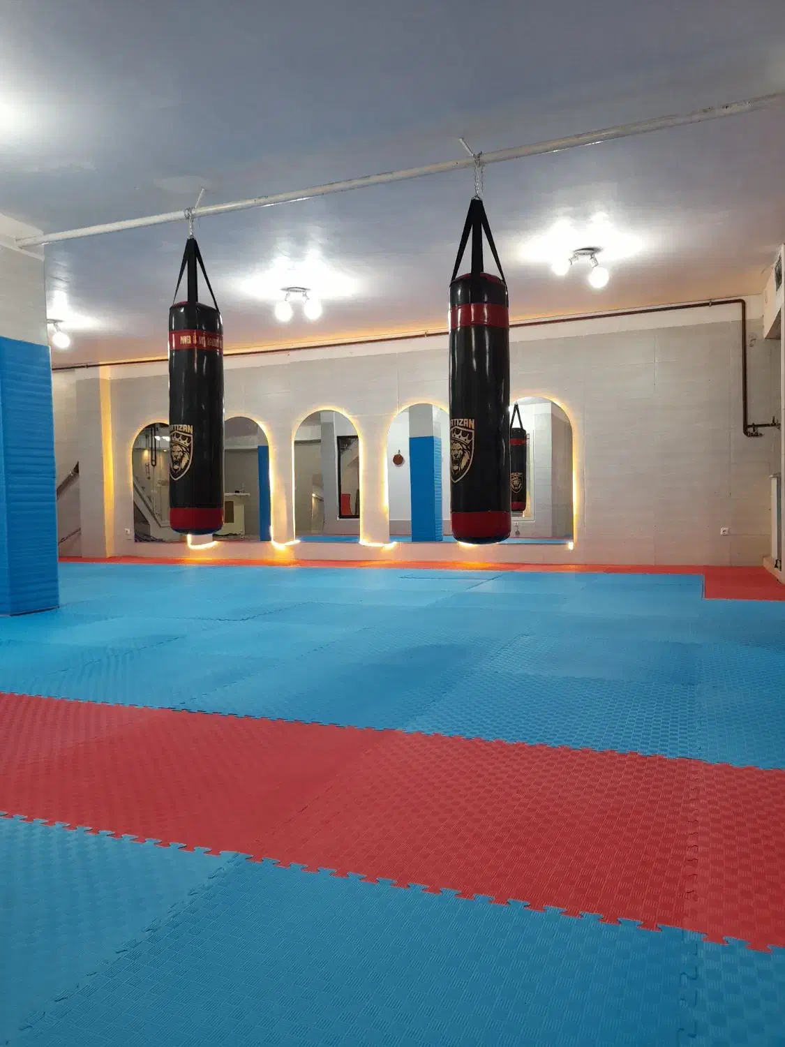 تایم اجاره ای باشگاه|اجارهٔ مغازه و غرفه|نیشابور, میدان حافظ|دیوار