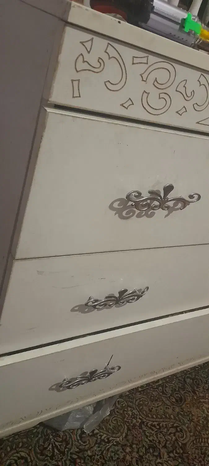 میز آرایشی و دوعددپاتختی|آینه|کرمان, |دیوار