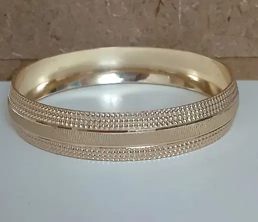 بدلیجات النگو|بدلیجات|میانه, |دیوار