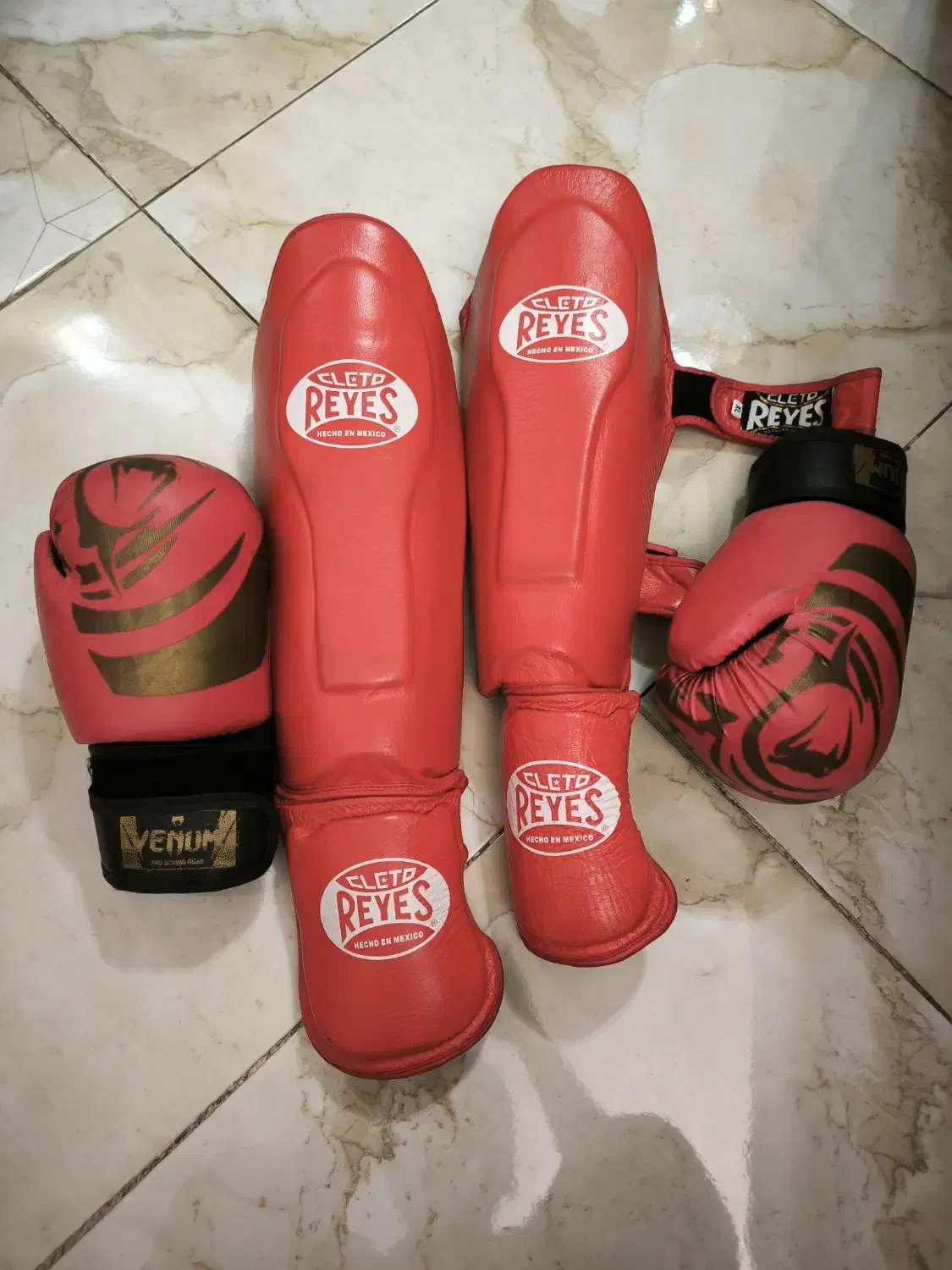 دستکش بوکس و محافظ ساق و روپایی|تجهیزات ورزشی|تهران, شهرآرا|دیوار