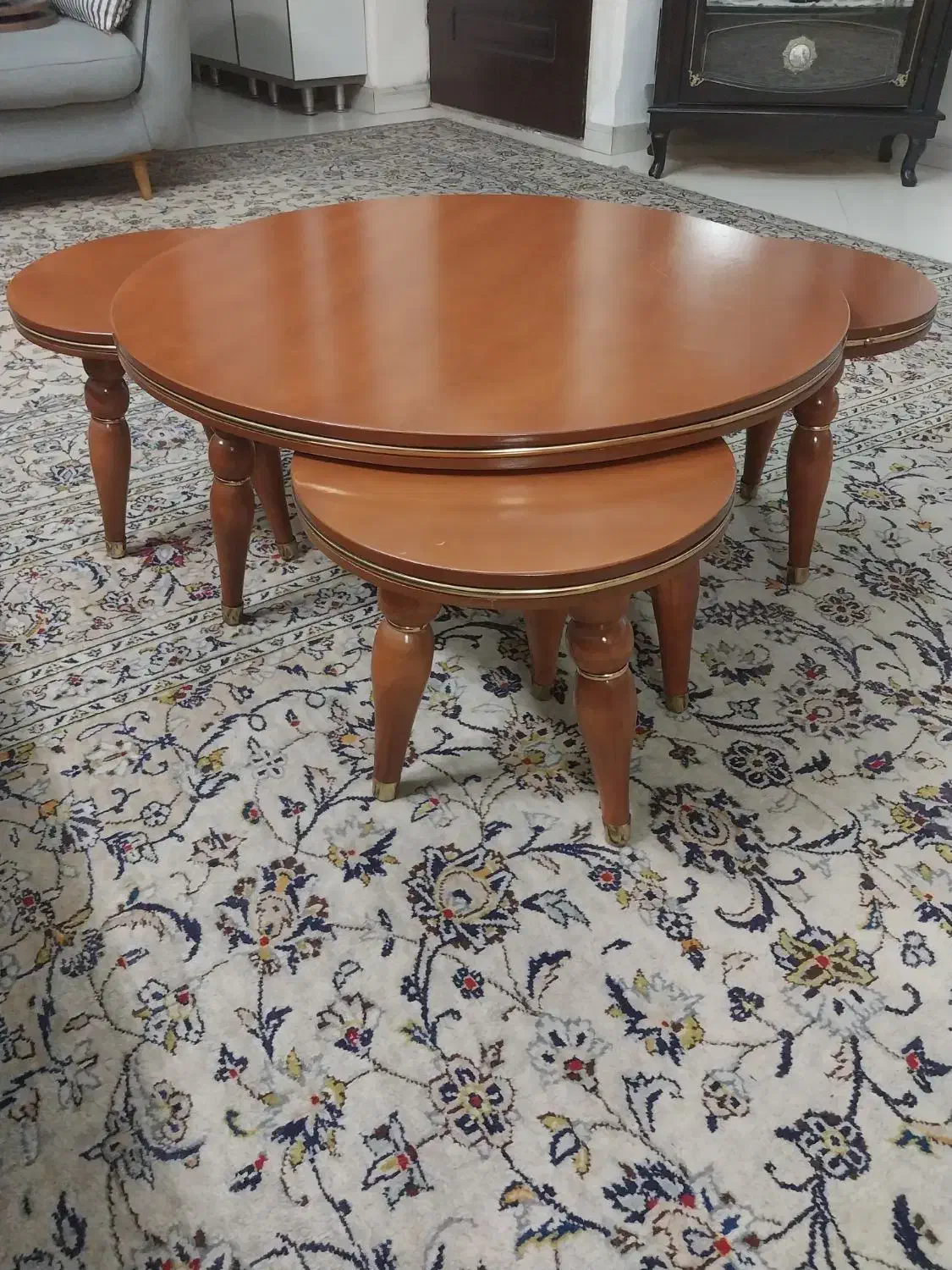 جلو مبلی میز گرد و۳ عسلی چوب راش|مبلمان خانگی و میز عسلی|تهران, حافظیه|دیوار