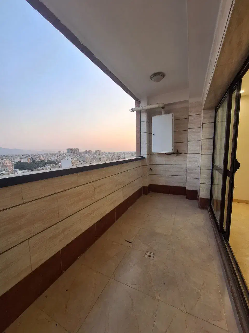 آپارتمان ۲ طرف نور ۱۱۷ مترخیابان برازنده(ویو ابدی)|فروش آپارتمان|اصفهان, الهیه|دیوار