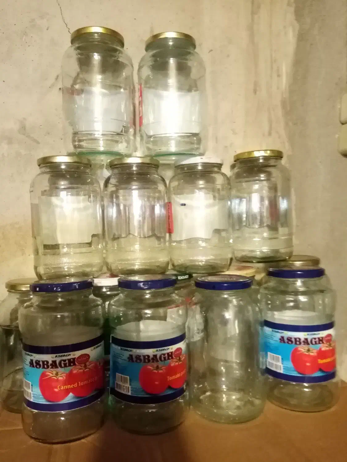 شیشه های خالی رب کاملا سالم وتمیز|ظروف نگهدارنده، پلاستیکی، یکبارمصرف|تبریز, |دیوار