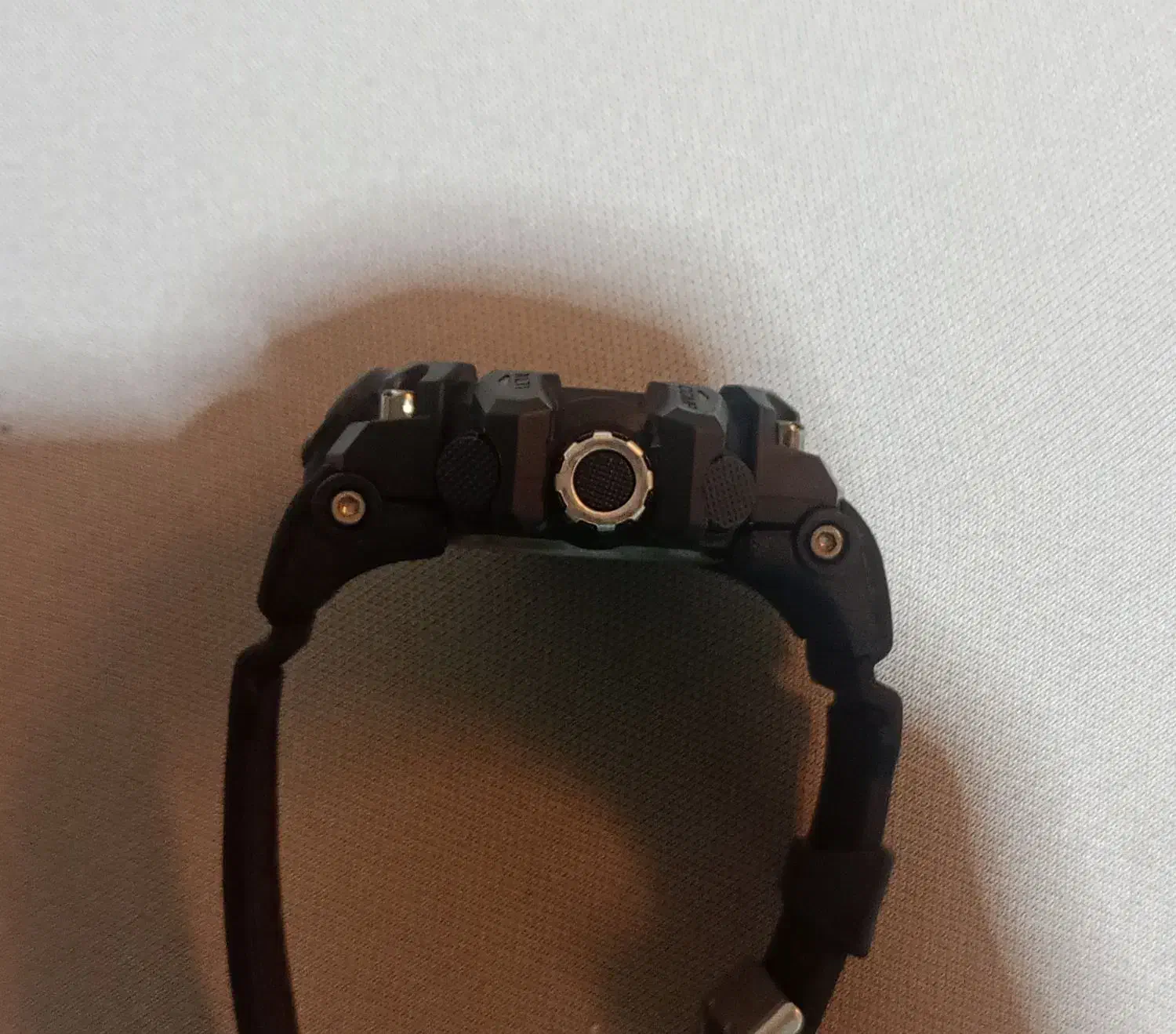 ساعت جیشاک|ساعت|کرج, باغستان|دیوار