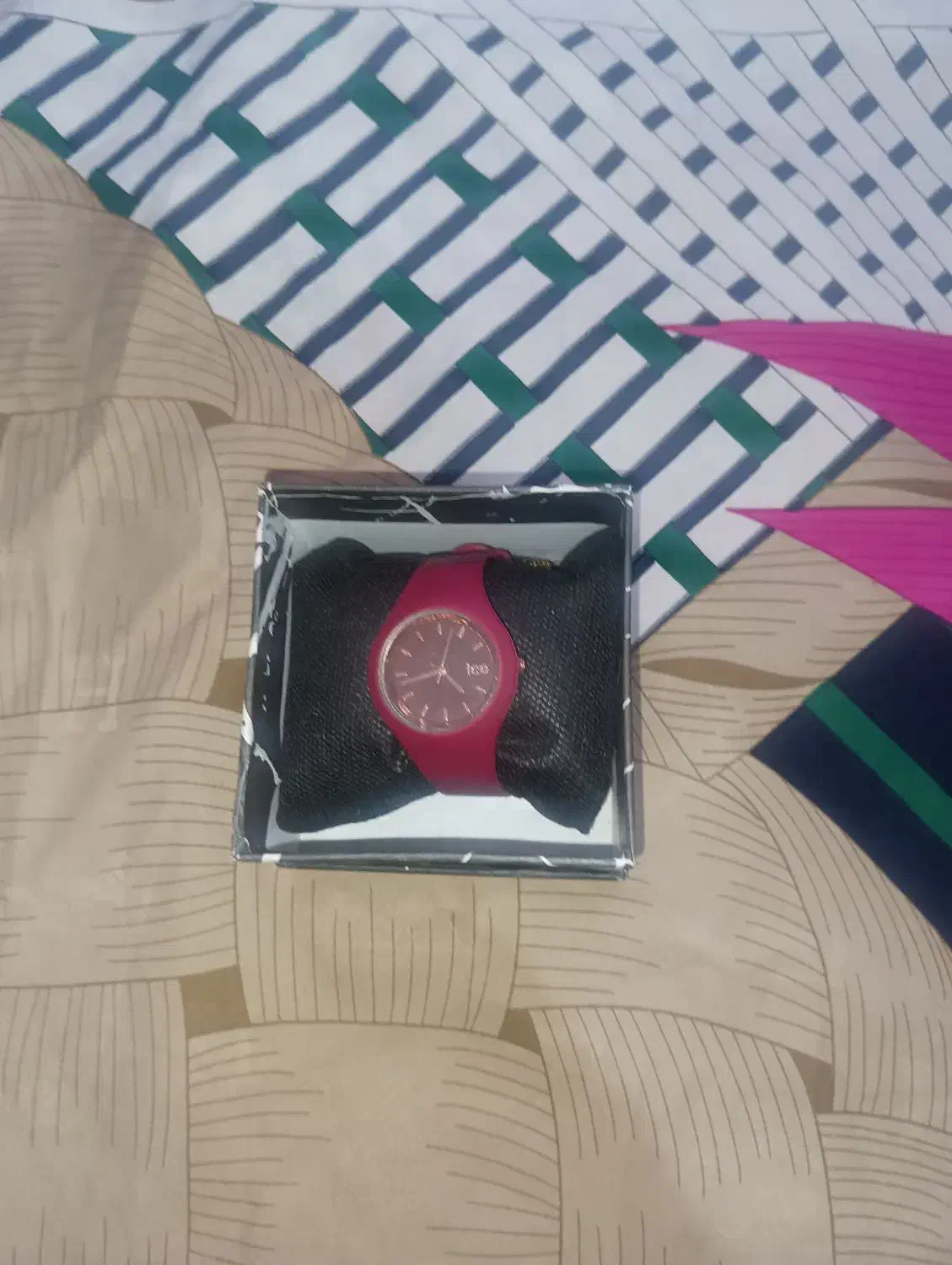 ساعت|ساعت|دماوند, گیلاوند|دیوار