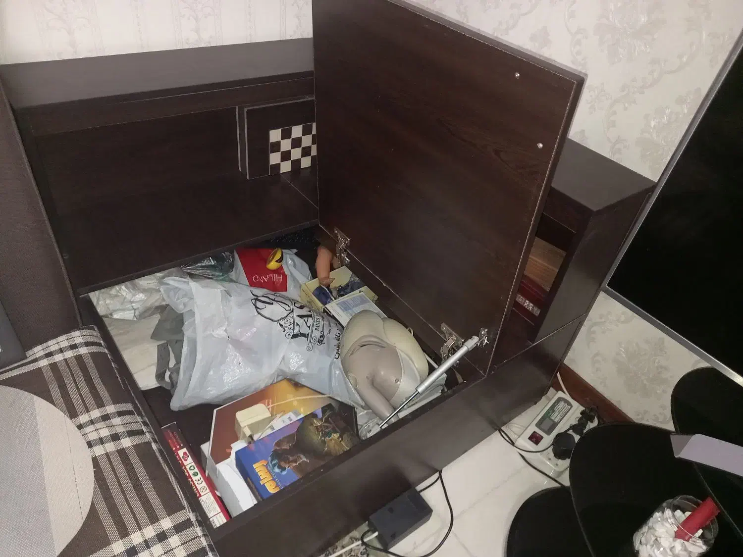 مبل راحتی سالم|مبلمان خانگی و میز عسلی|پرند, فاز ۶|دیوار