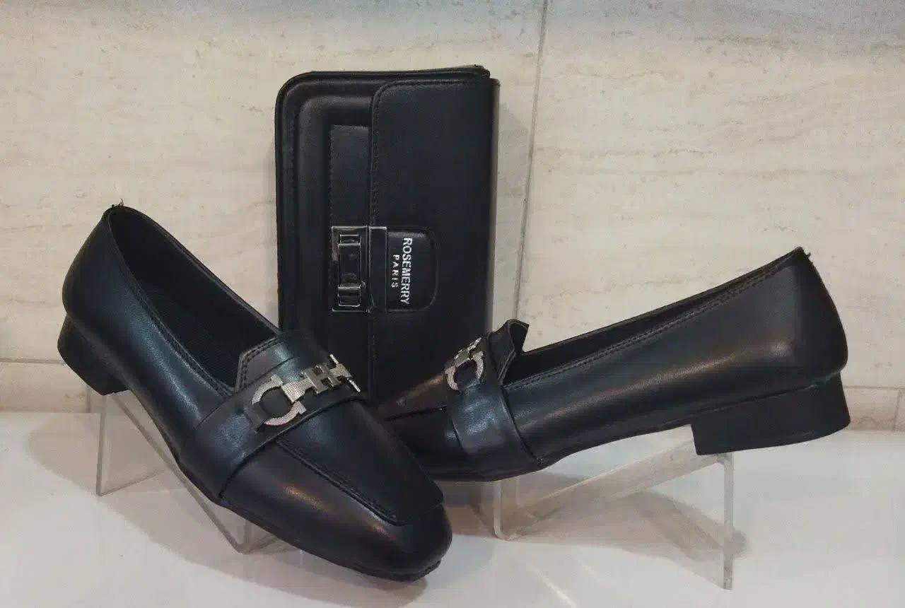 گالری کیف و کفش مریم|کیف، کفش، کمربند|کاشان, پاقپان|دیوار