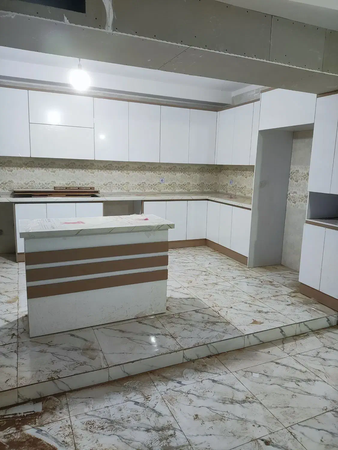 نصب انواع کابینت|خدمات پیشه و مهارت|تهران, آهنگ|دیوار