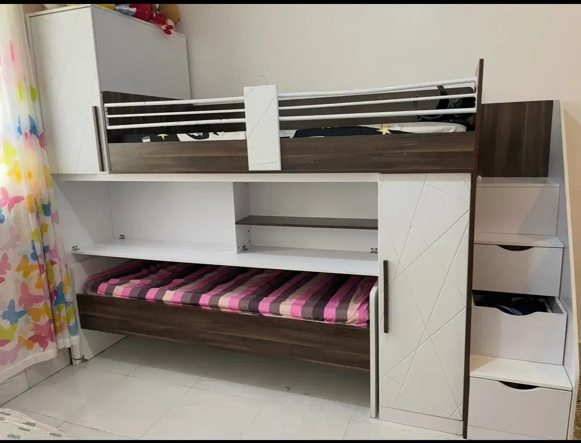 تخت خواب دو طبقه همراه با کمد رخت آویز ومیزتحریر|تخت و سرویس خواب|ایلام, |دیوار