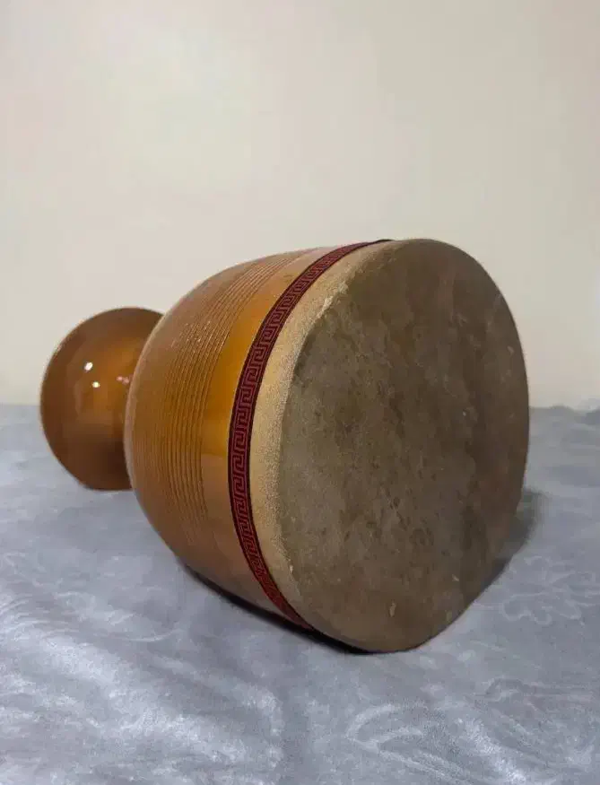 تنبک اصفهان کرشمه پوست شتر در حد نو|سازهای سنتی|دماوند, گیلاوند|دیوار