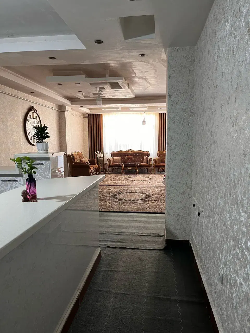 اپارتمان ولیعصر به توحید ۱۱۱متر ،فروش فوری به قیمت|فروش آپارتمان|تاکستان, |دیوار