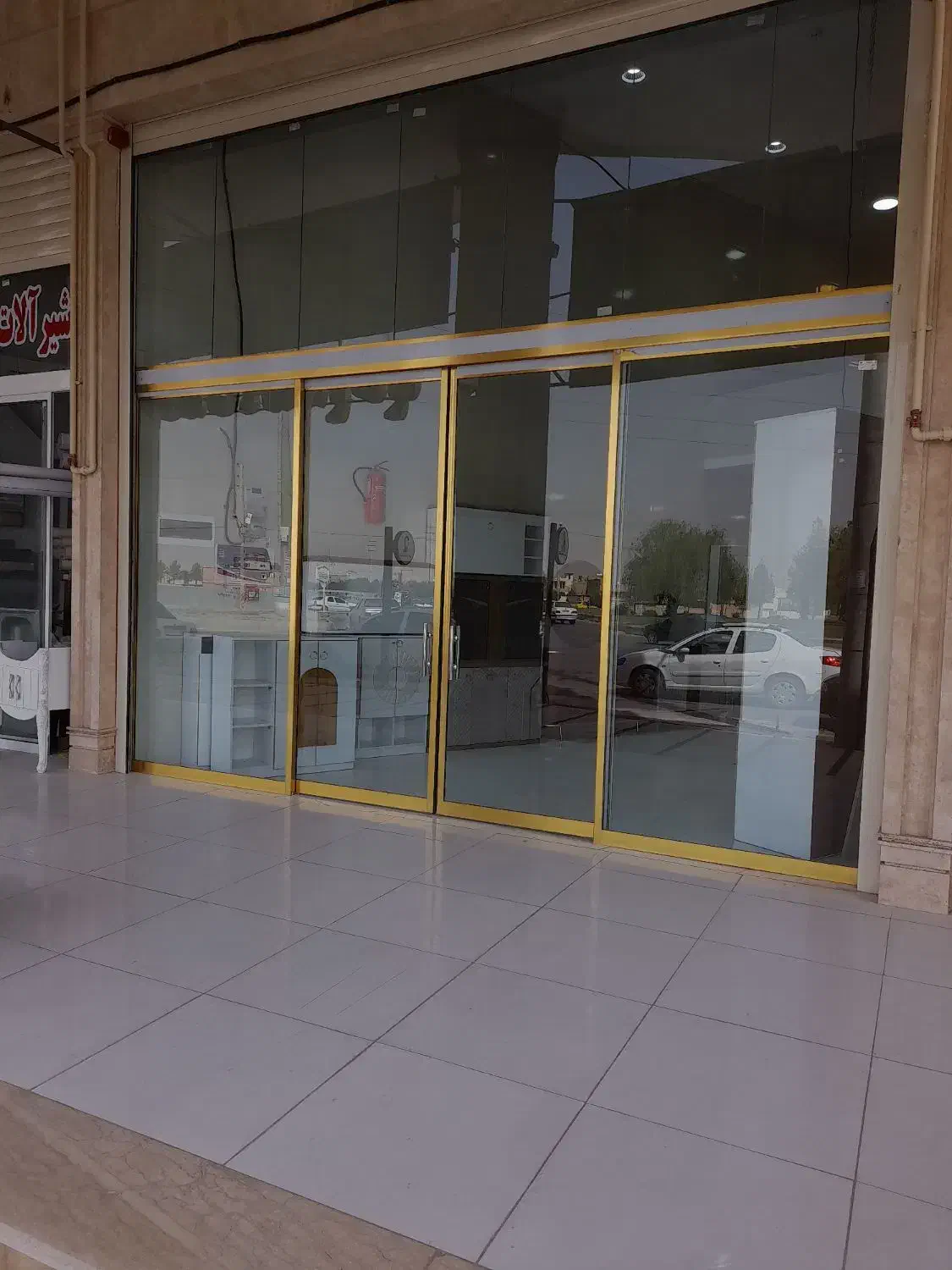 شیشه مستر شیشه اتوماتیک شیشه سکوریت درب تعمیرات|مصالح و تجهیزات ساختمان|مرودشت, ابوذر شمالی|دیوار