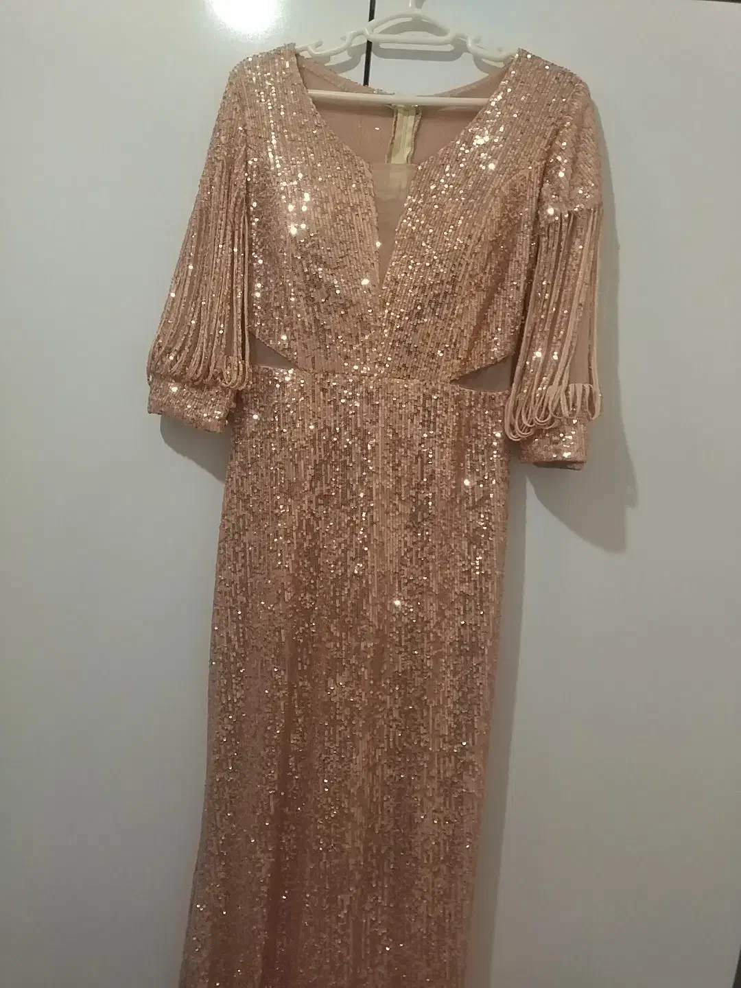 لباس مجلسی|لباس|قدس, شهر‌قدس|دیوار