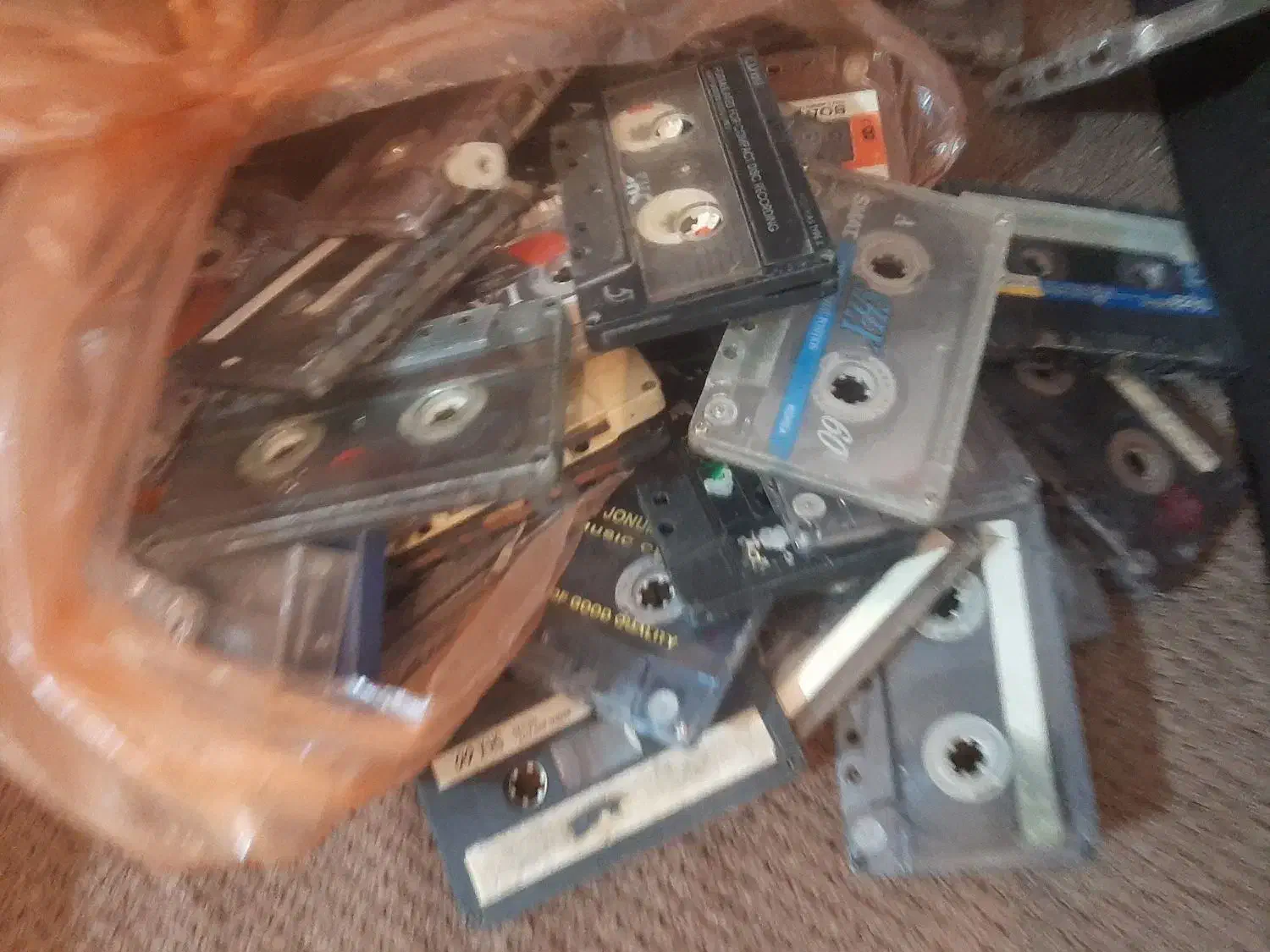 نوار کاست و سی دی|فیلم و موسیقی|لنجان, |دیوار