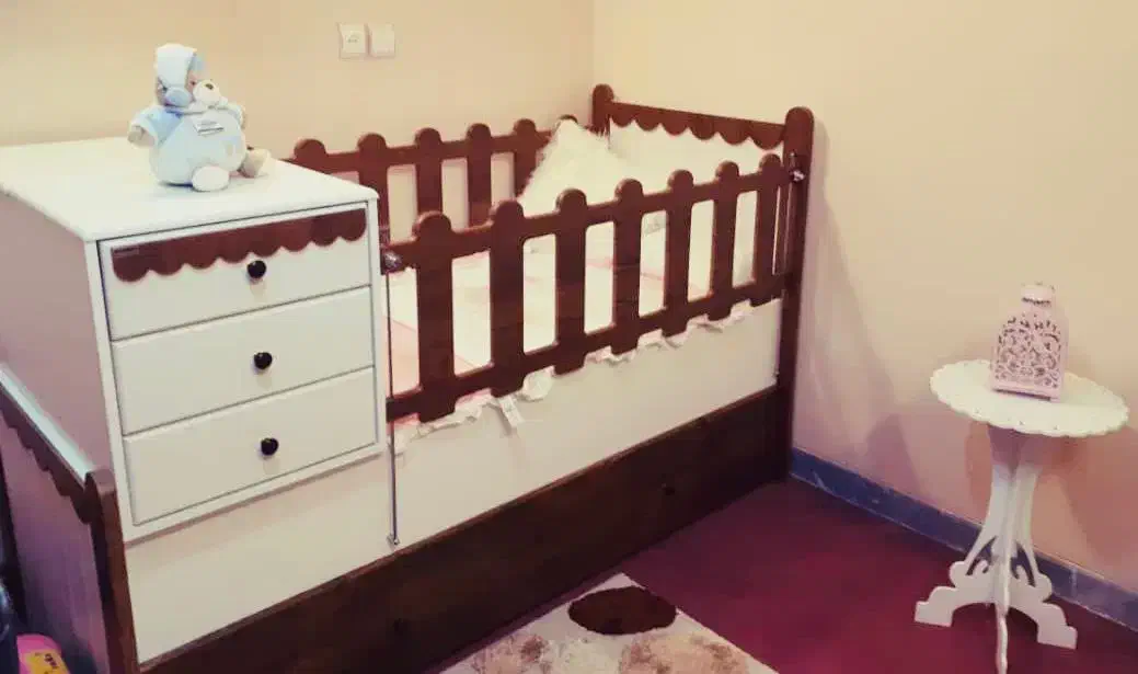 کمد و تخت کودک|تخت و سرویس خواب|قم, زنبیل آباد|دیوار