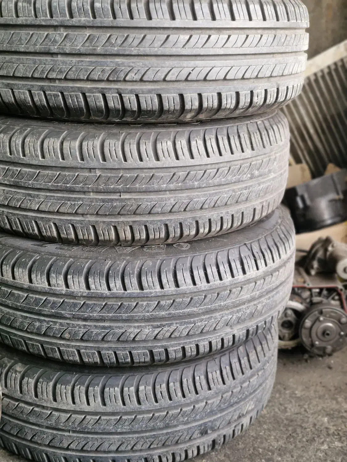 لاستیک خودرو سایز 15 BARZ|قطعات یدکی و لوازم جانبی|بروجرد, |دیوار