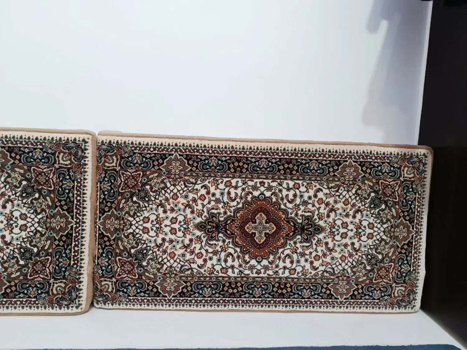 پشتی نو نو|پشتی|فردوسیه, |دیوار