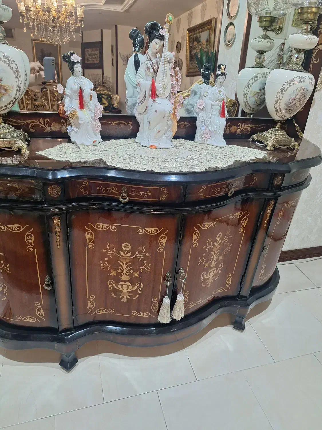 کنسول معرق سالم بدون شکستگی وخط وخش همراه باشیشه|بوفه، ویترین، کنسول|ملارد, |دیوار