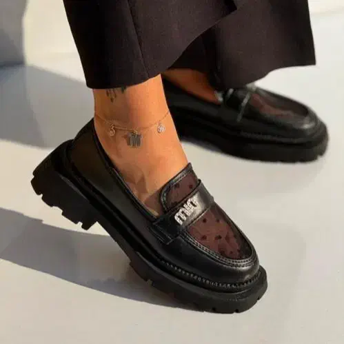 کفش نو|کیف، کفش، کمربند|دهلران, |دیوار