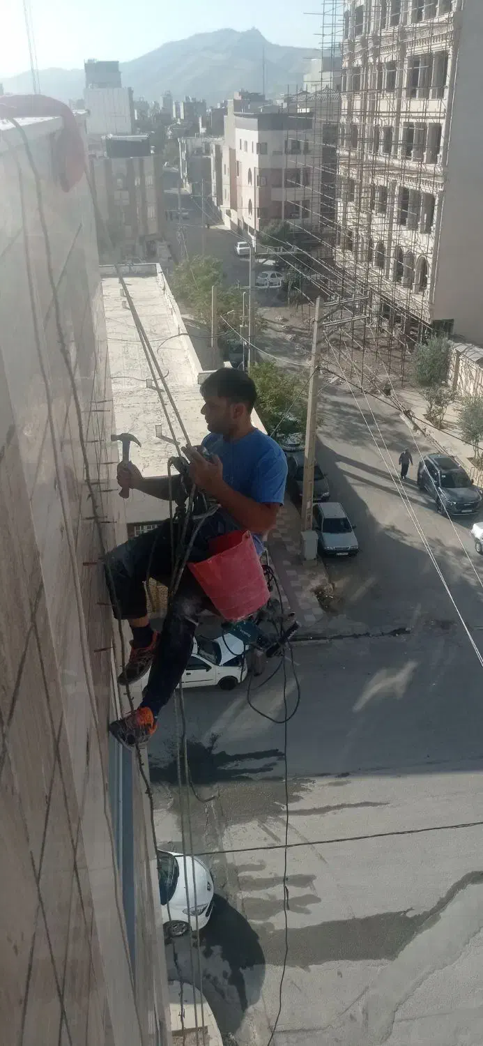 پیچ رولپلاک نما شستشو نصب توری راپل بدون داربست|خدمات پیشه و مهارت|خرمآباد, |دیوار