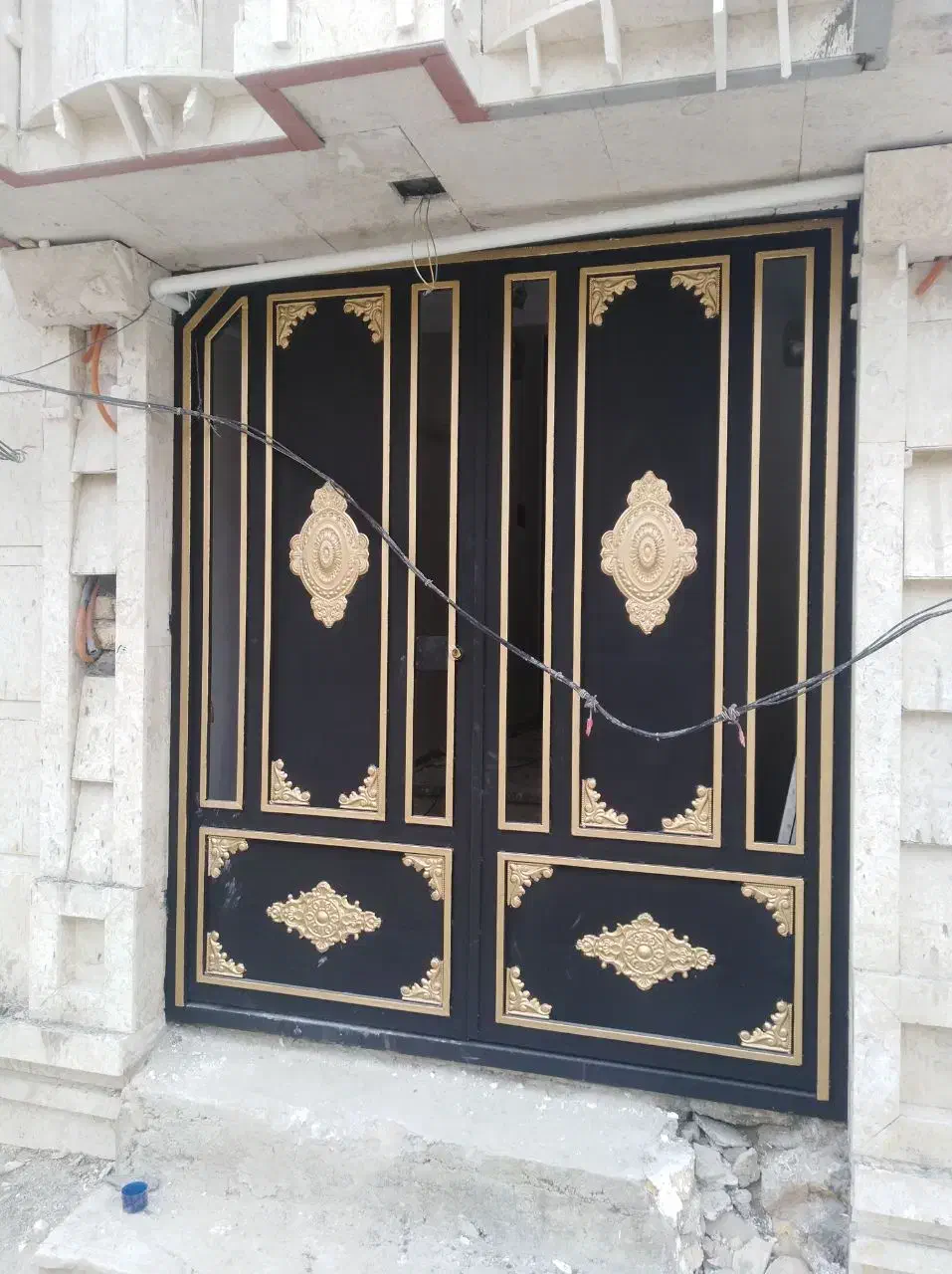 نقاشی ساختمانی دروپنجره|خدمات پیشه و مهارت|اسلامآباد غرب, |دیوار