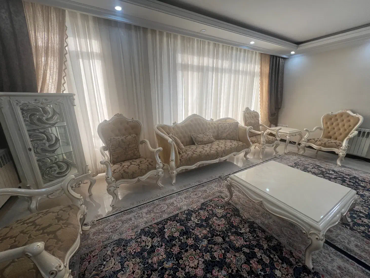 سرویس مبل و ناهار خوری برند آیسا به همراه متعلقات|مبلمان خانگی و میز عسلی|تهران, باغ خزانه|دیوار