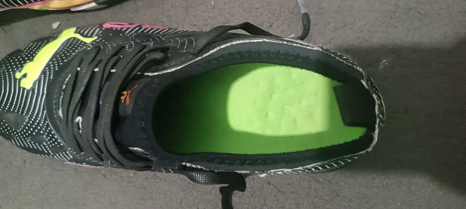 کفش ورزشی مناسب فوتبال|تجهیزات ورزشی|قرچک, شهرک طلائیه|دیوار