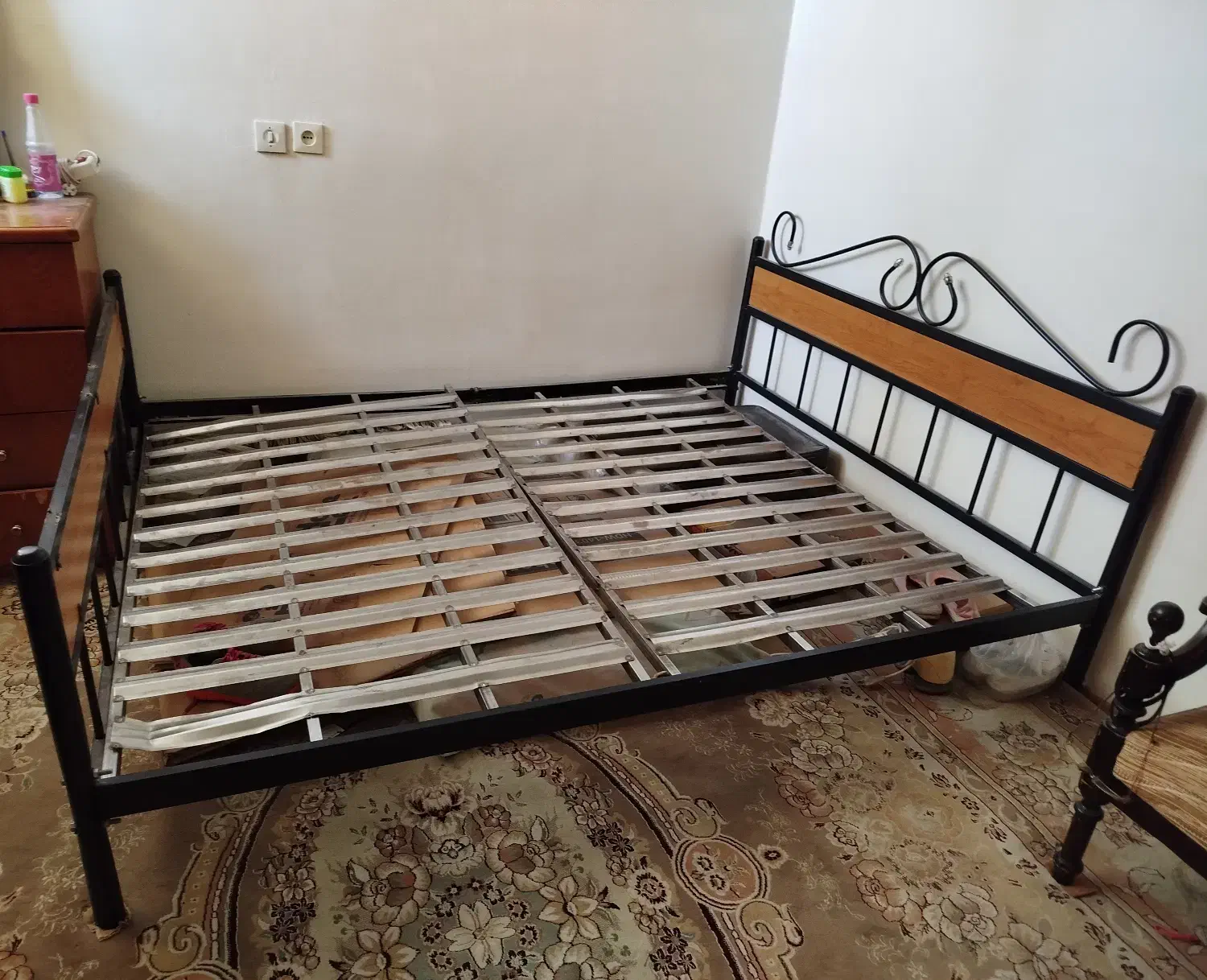 تخت دونفره فرفوژه|تخت و سرویس خواب|اصفهان, برازنده|دیوار