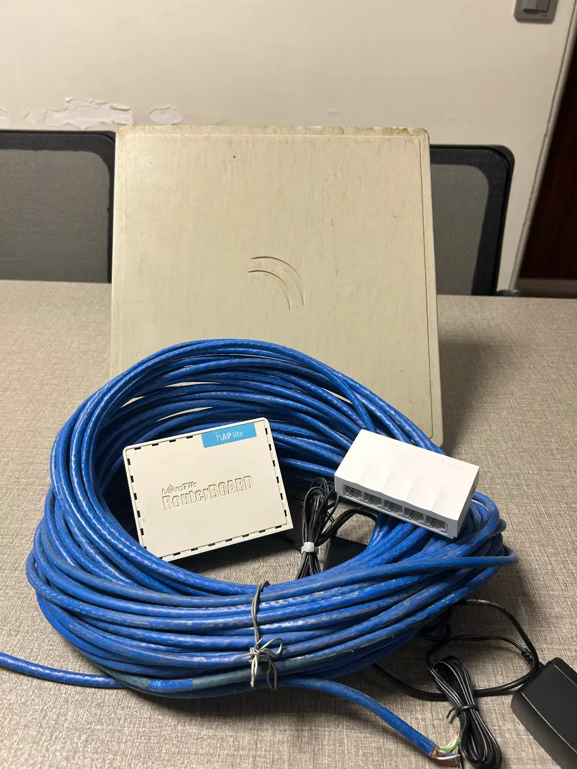 انتن وایرلس qrt 5 و روتر hap lite میکروتیک|مودم و تجهیزات شبکه|تهران, کرمان|دیوار