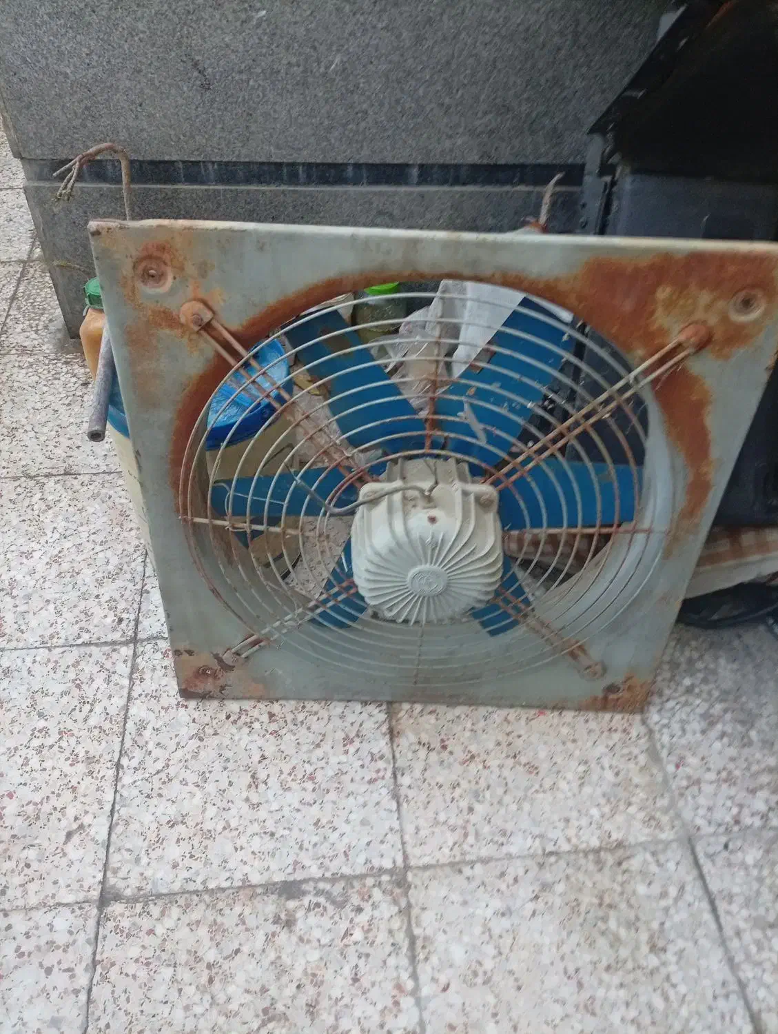 هوا کش|پنکه و تصفیهکنندهٔ هوا|شیراز, شهرک امام حسین|دیوار