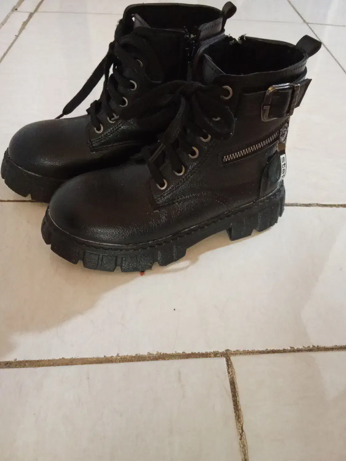 کفش بچگانه|کیف، کفش، کمربند|نیشابور, امام|دیوار