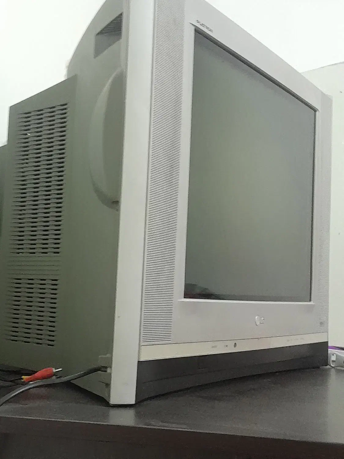 تلویزیون الجی 21اینچ|تلویزیون و پروژکتور|رشت, معلم|دیوار