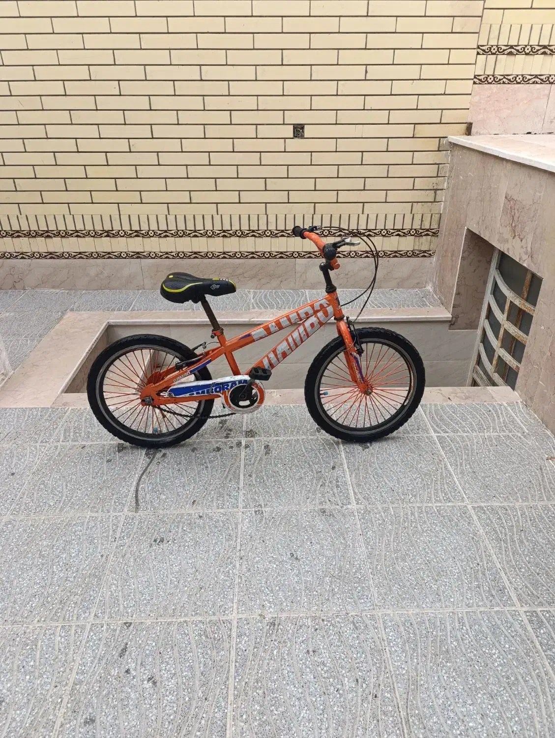 دوچرخه|دوچرخه، اسکیت، اسکوتر|بافت, |دیوار