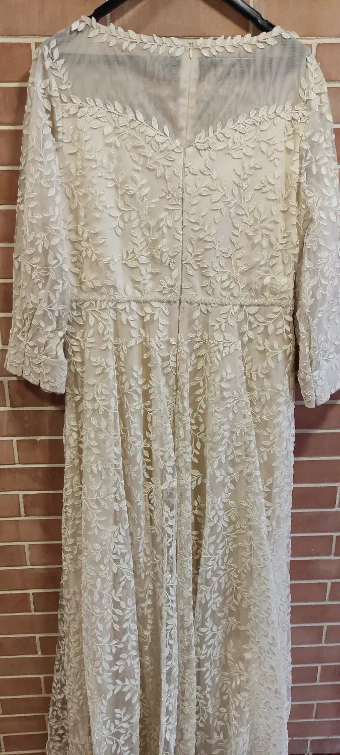 لباس مجلسی زنانه|لباس|صدرا-فارس, فاز ۱|دیوار