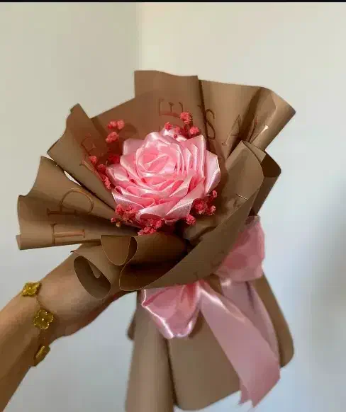 گل قرمز|گل مصنوعی|قروه, |دیوار