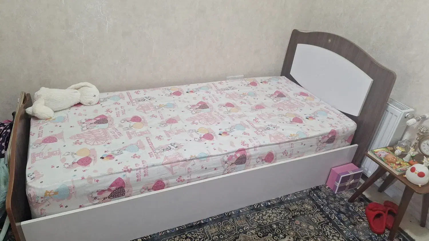 تخت یک نفره|تخت و سرویس خواب|شیراز, شهرک صدا و سیما|دیوار