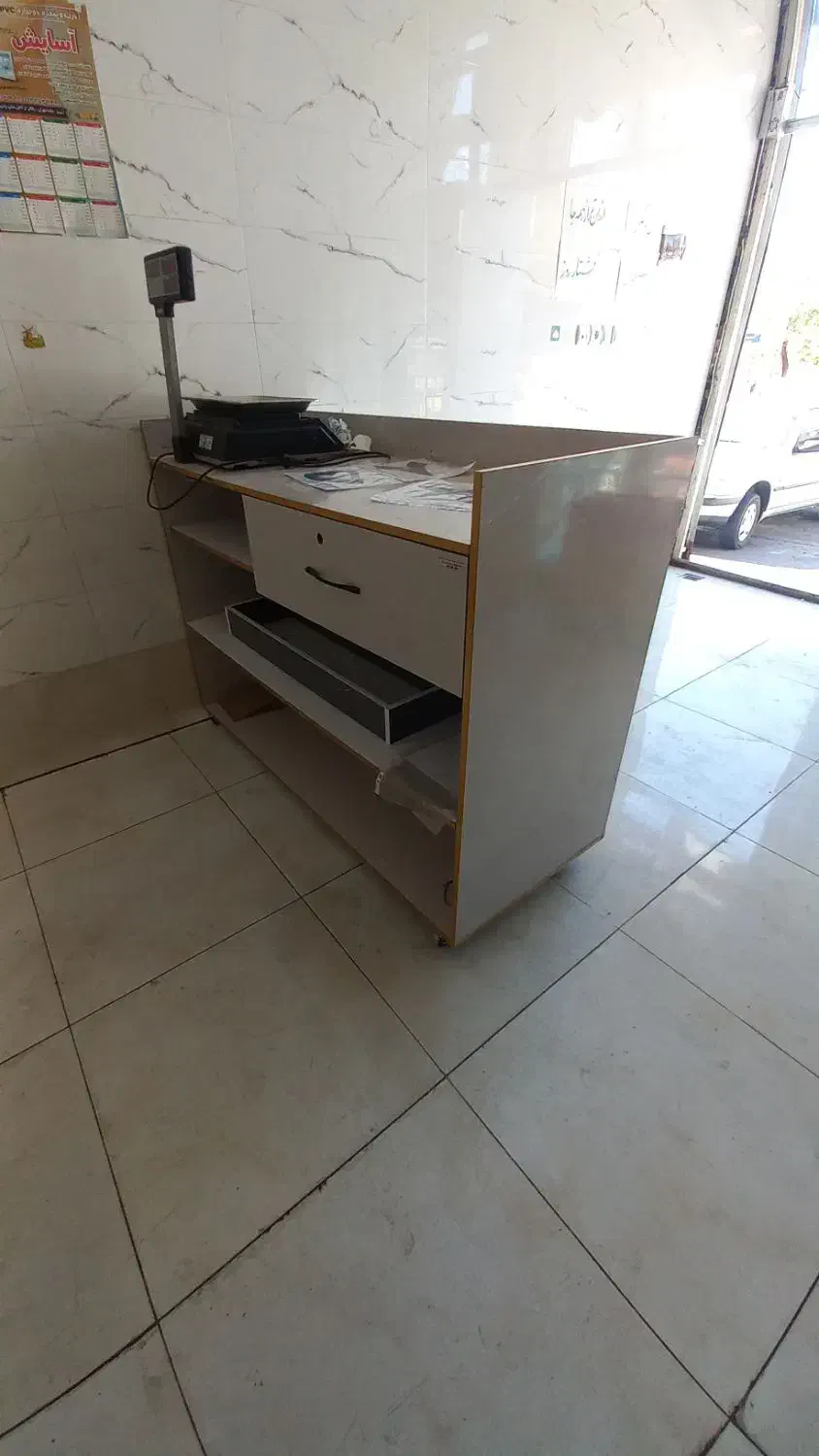 میز پیشخوان ام دی اف در حد نو|مبلمان اداری|تبریز, |دیوار