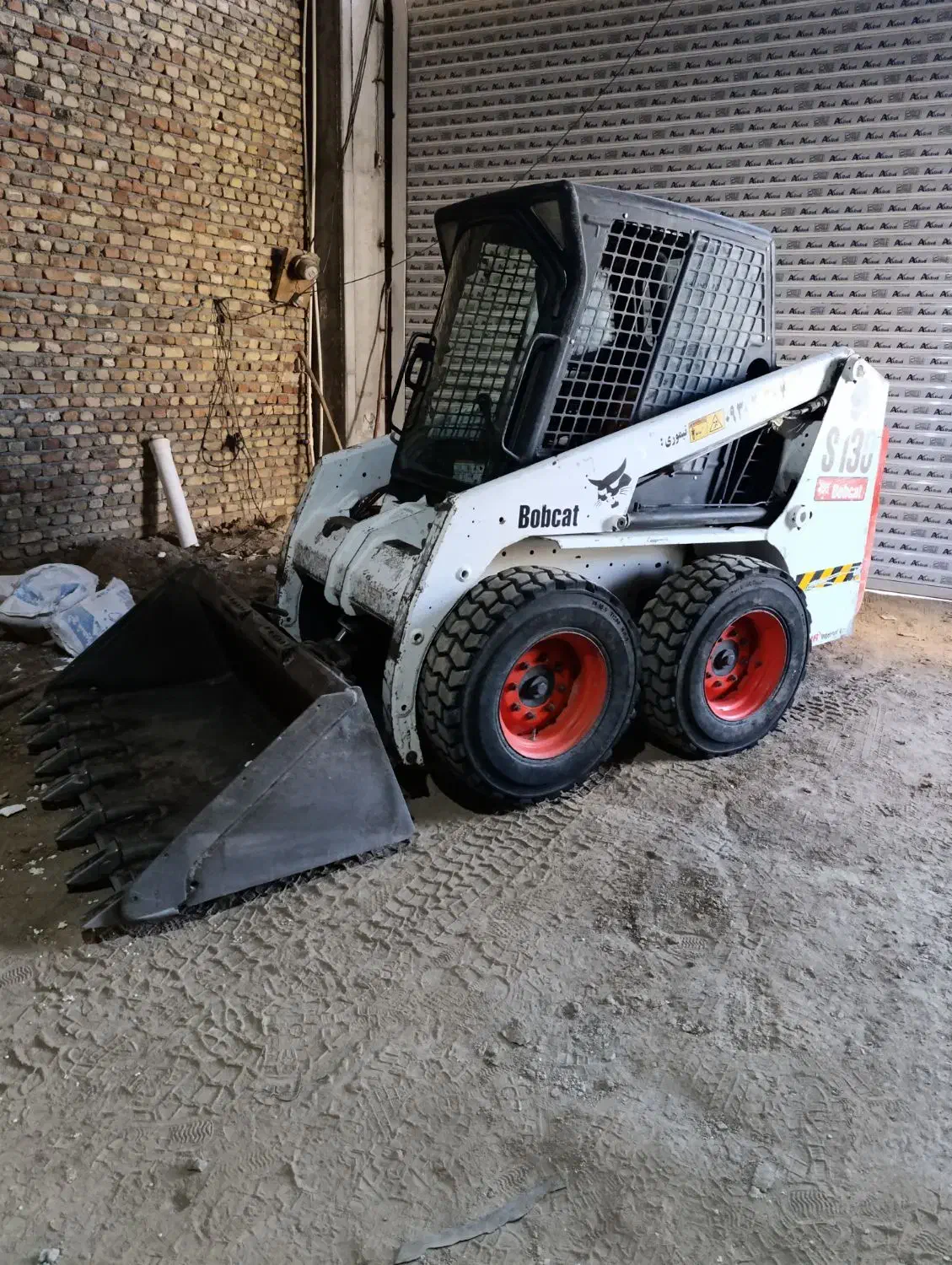 اجاره بابکت به صورت روز مزد و کنترات|ماشینآلات صنعتی|شیراز, شهرک گلستان شمالی|دیوار